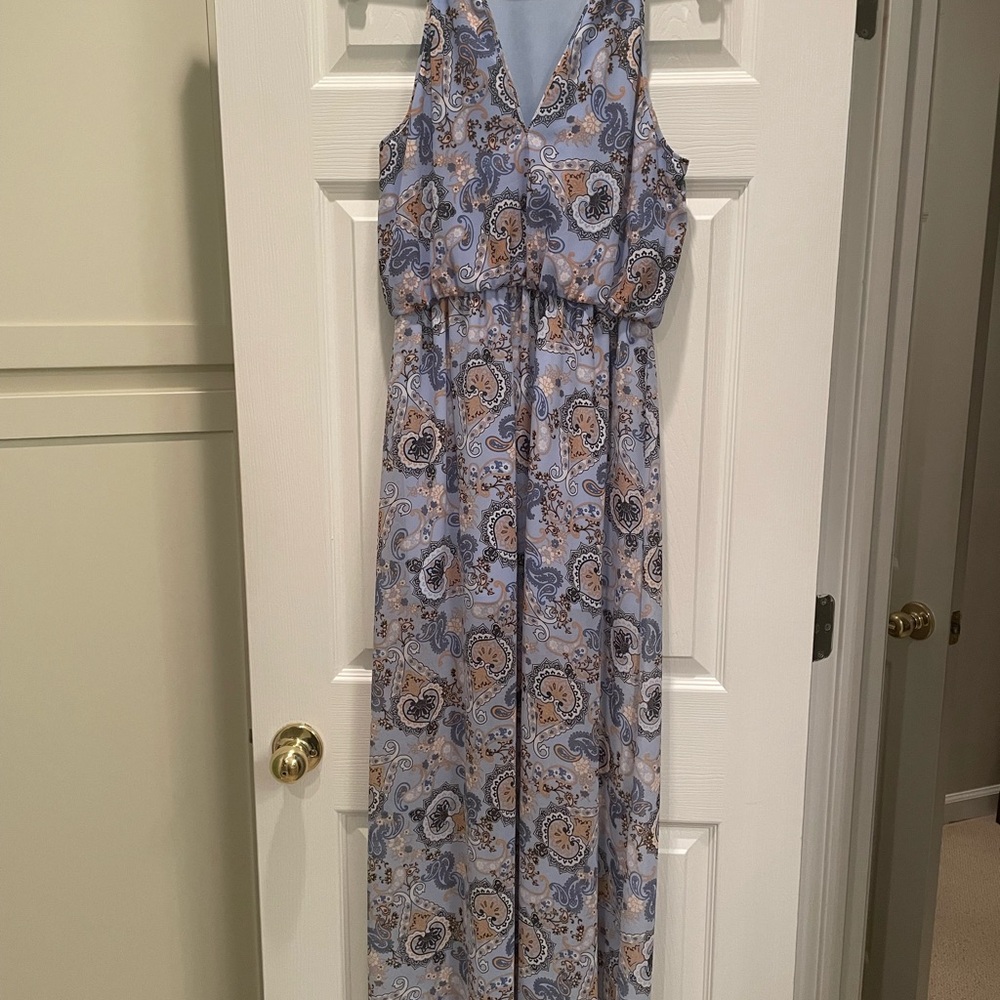 Dress - Picture 4 of 7